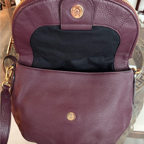 💜💜MARC BY MARC JACOBS NATASHA FLAP PLUM PEBBLED LEATHER CROSSBODY BAG!💜💜 - Picture 4 of 10